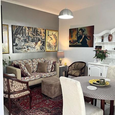 Somerset West Garden Apartments 1 외부 사진