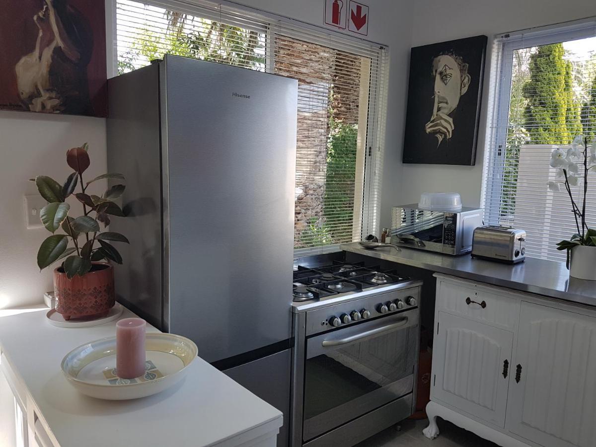 Somerset West Garden Apartments 1 외부 사진