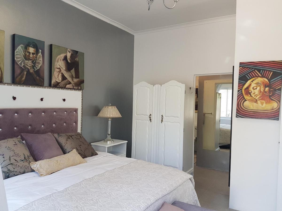 Somerset West Garden Apartments 1 외부 사진