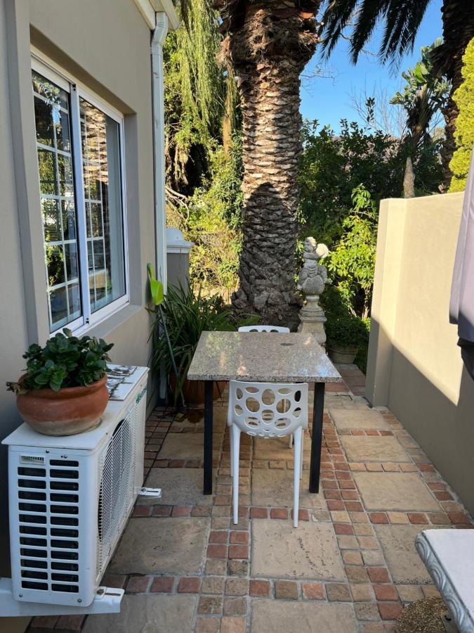 Somerset West Garden Apartments 1 외부 사진