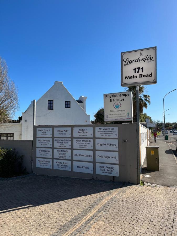 Somerset West Garden Apartments 1 외부 사진