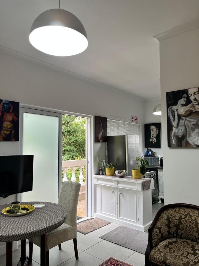 Somerset West Garden Apartments 1 외부 사진