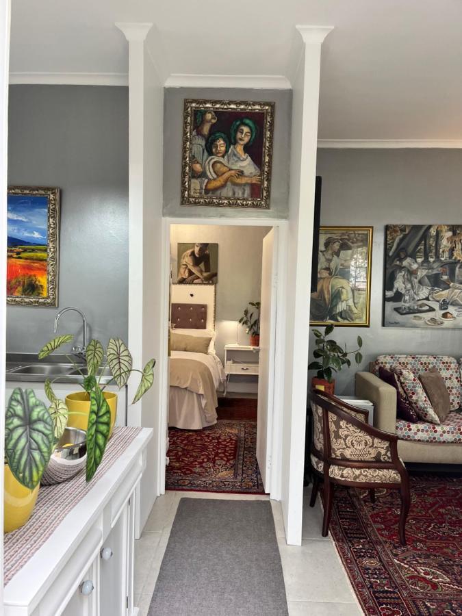 Somerset West Garden Apartments 1 외부 사진