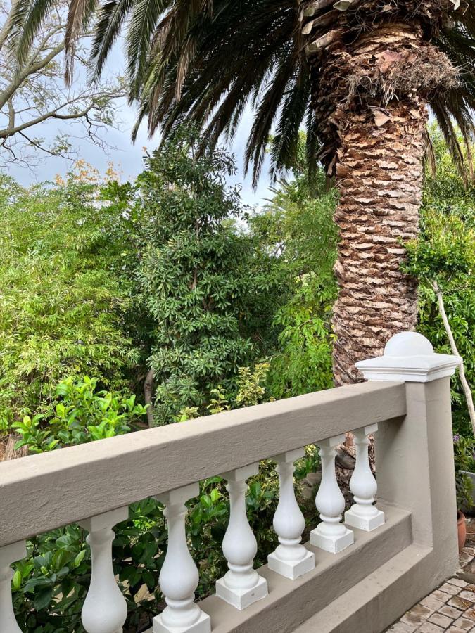 Somerset West Garden Apartments 1 외부 사진
