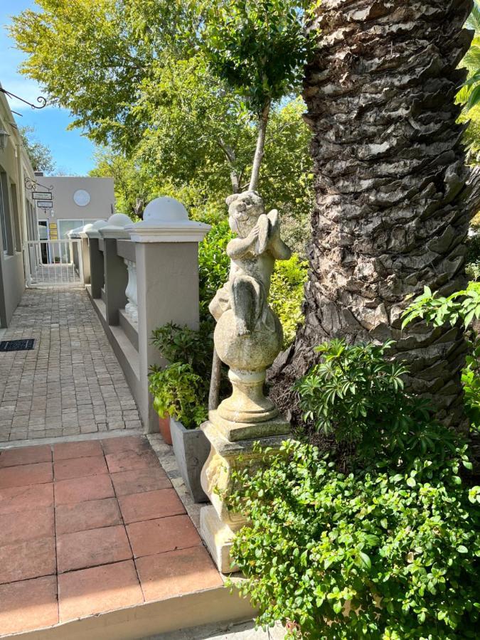 Somerset West Garden Apartments 1 외부 사진