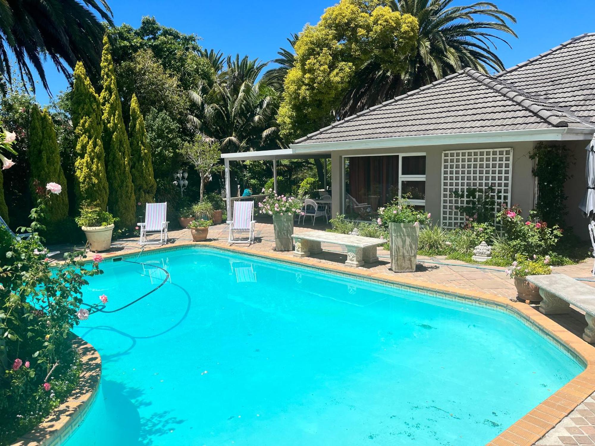 Somerset West Garden Apartments 1 외부 사진
