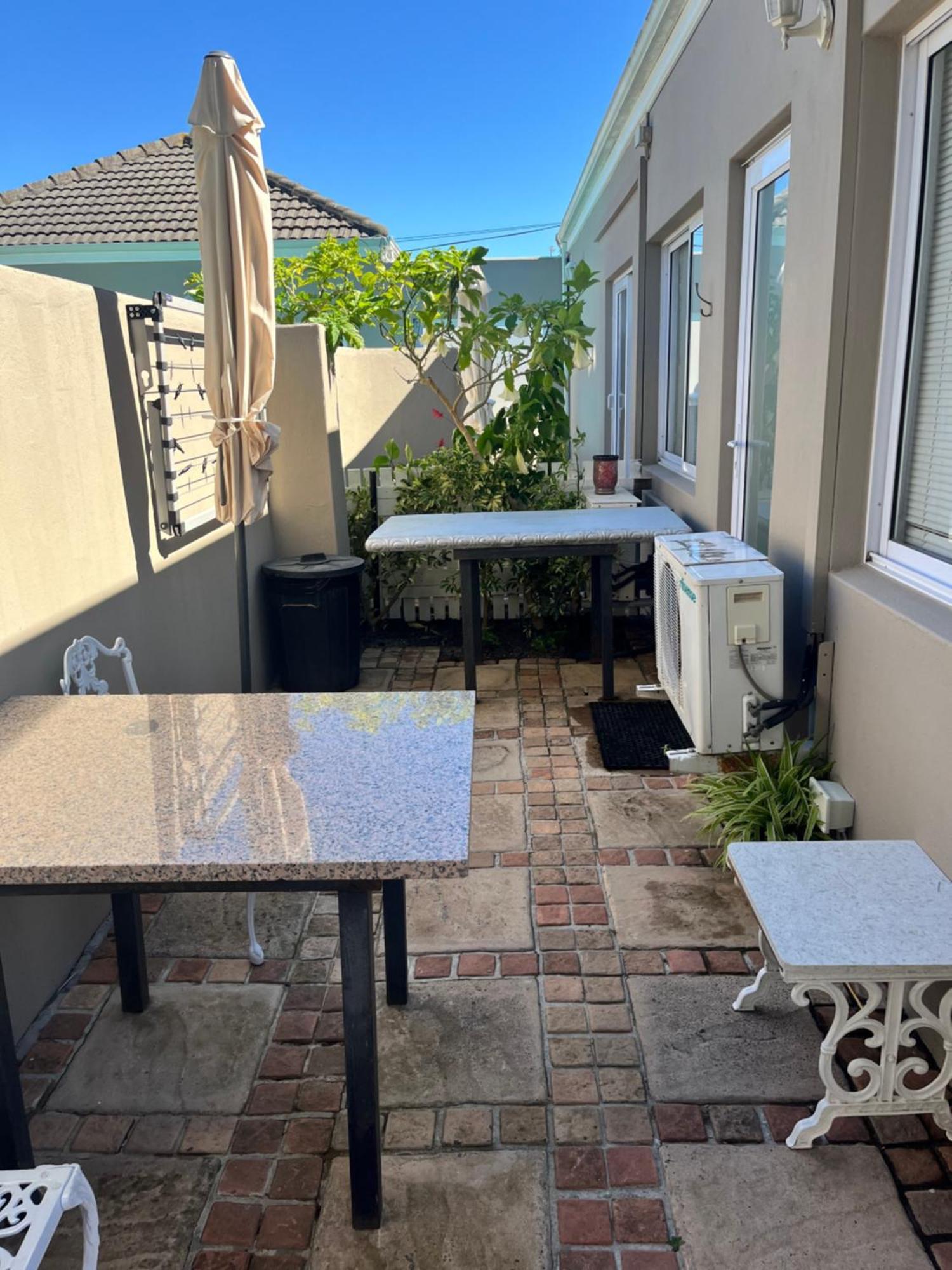 Somerset West Garden Apartments 1 외부 사진