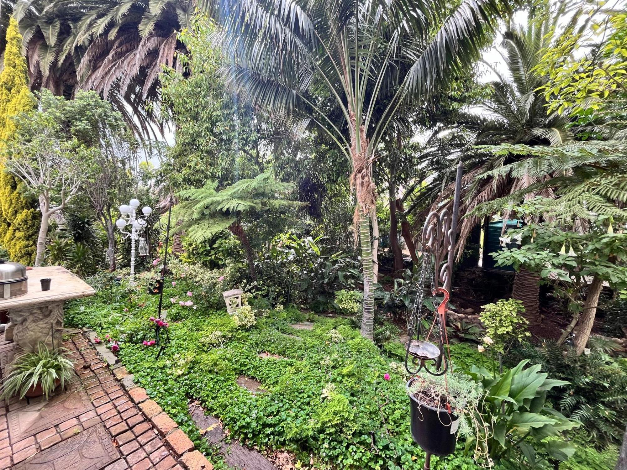 Somerset West Garden Apartments 1 외부 사진
