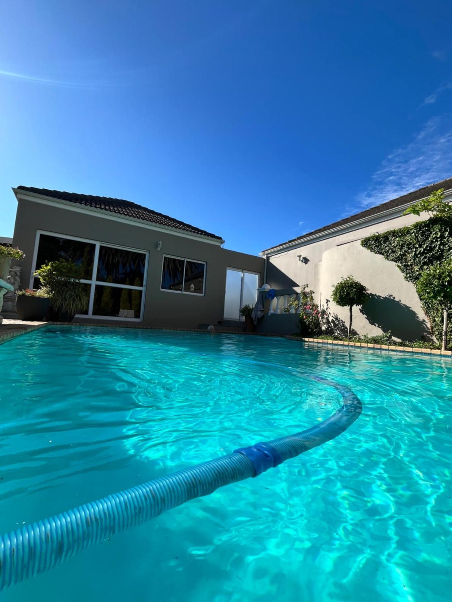 Somerset West Garden Apartments 1 외부 사진